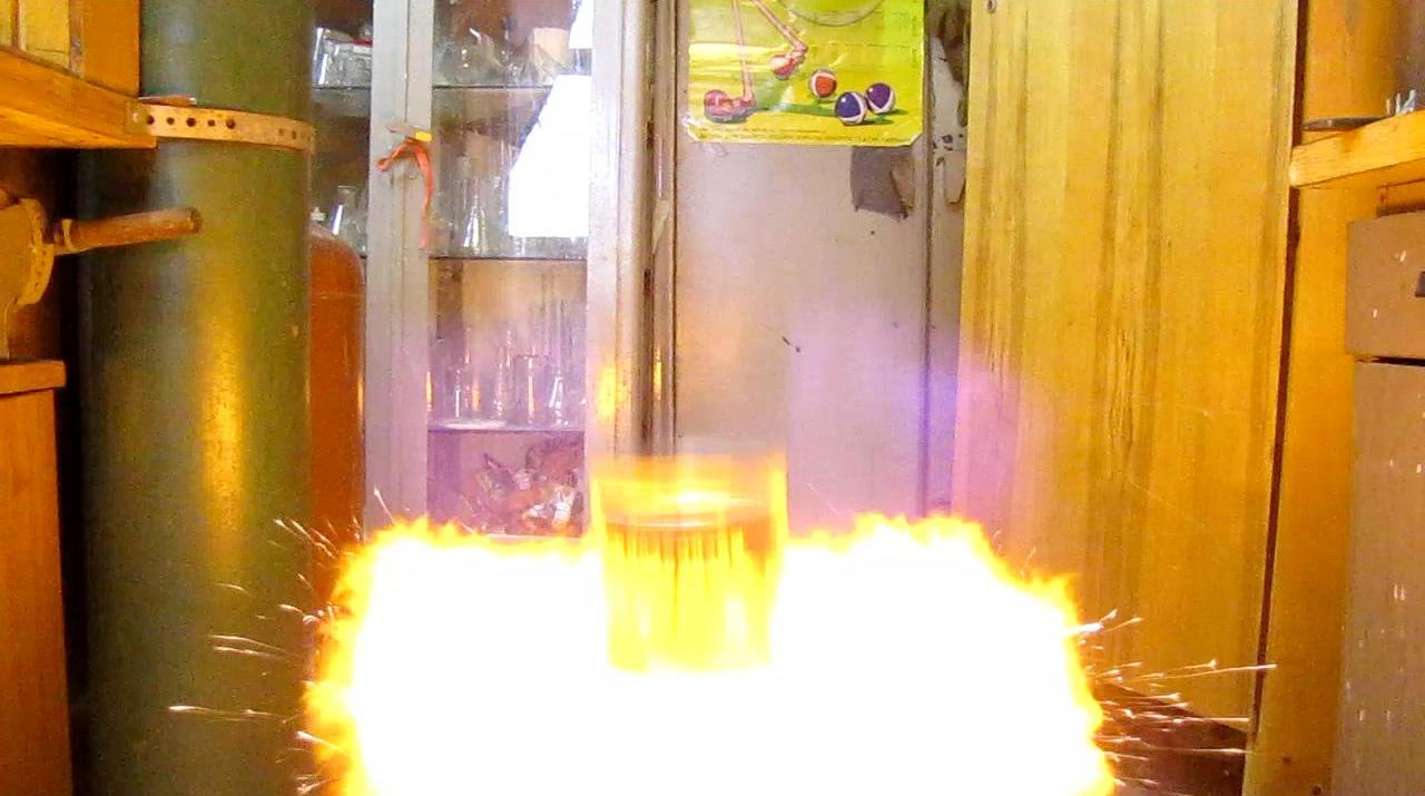 - ( ). How to make a Rocket using a Can (Hydrogen Explosion)
