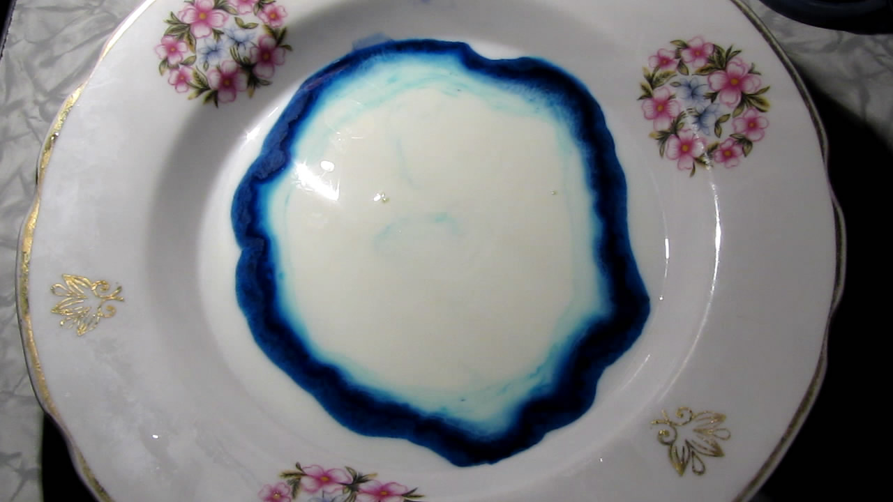    : ,    . Surface Tension Experiments: Dyes, Milk and Liquid Soap