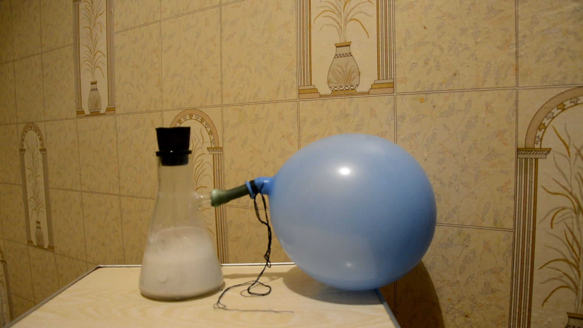  - (  ). Mixture of Acetylene and Air (Explosion of Toy Balloon)