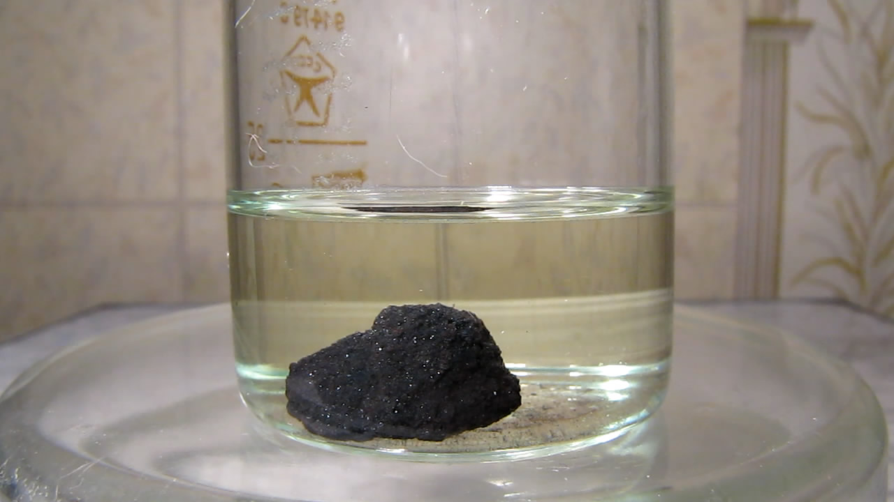  ,     . Iron ore, hydrochloric acid and nitric acid