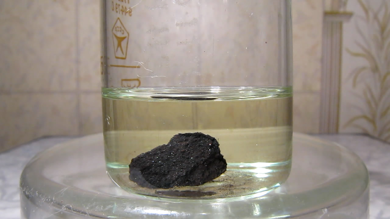  ,     . Iron ore, hydrochloric acid and nitric acid