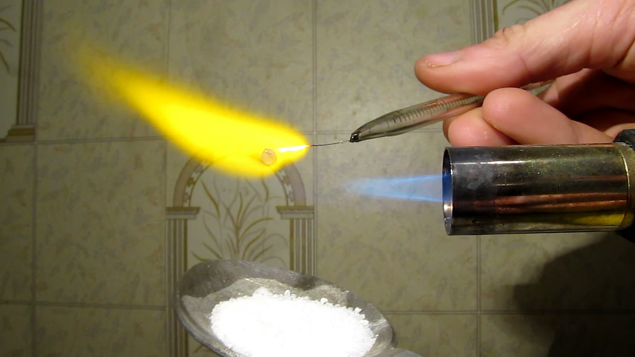  :  (KMnO4). Borax bead tests: manganese (KMnO4)