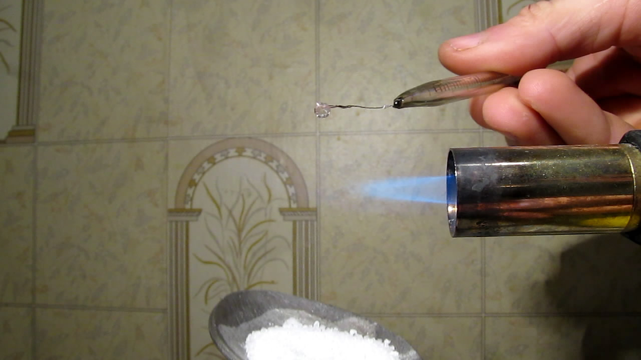  :  (KMnO4). Borax bead tests: manganese (KMnO4)