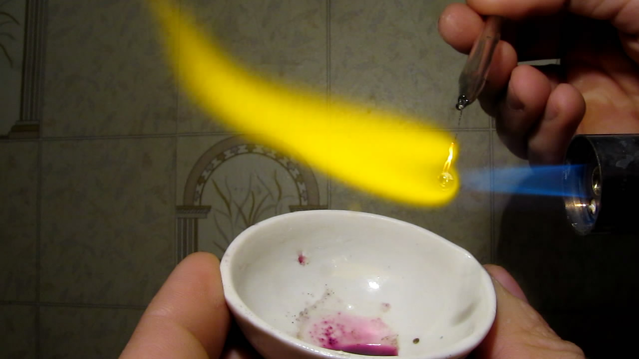  :  (KMnO4). Borax bead tests: manganese (KMnO4)