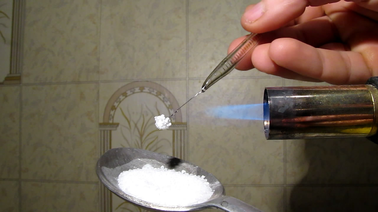  :  (KMnO4). Borax bead tests: manganese (KMnO4)