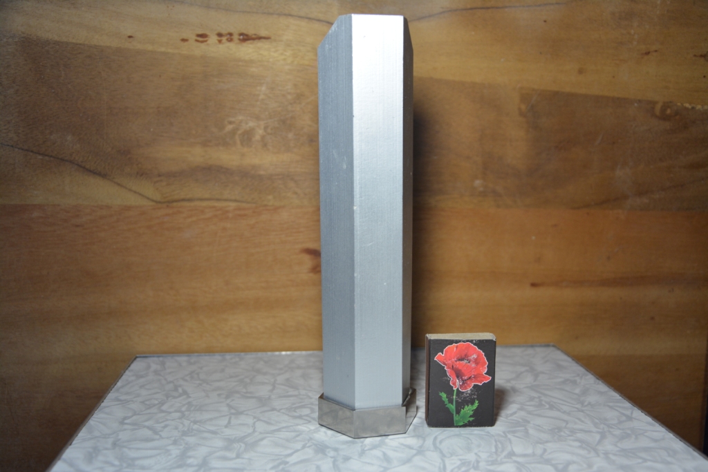   () - . Nuclear fuel element (photos)