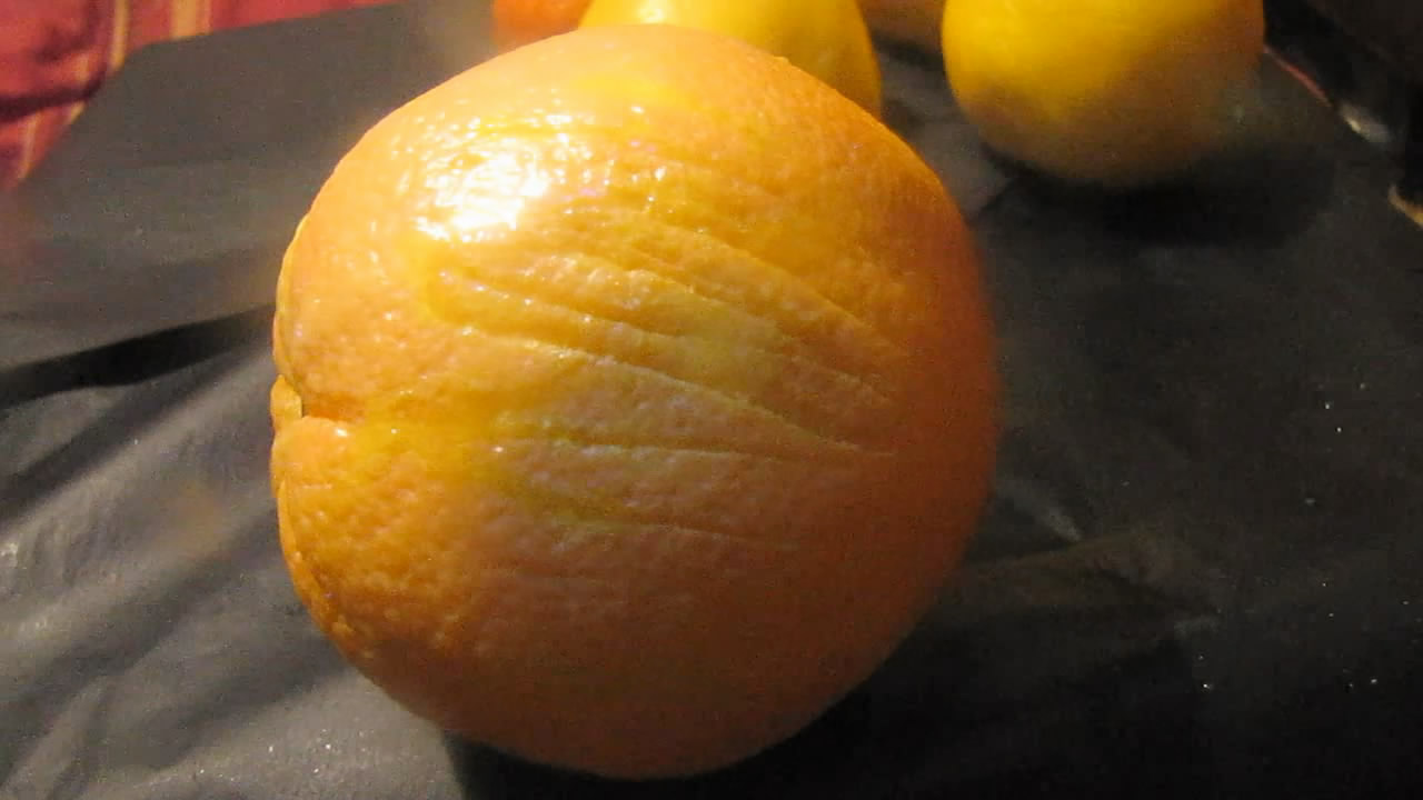 ,    . Lemons, mandarins and ultraviolet light