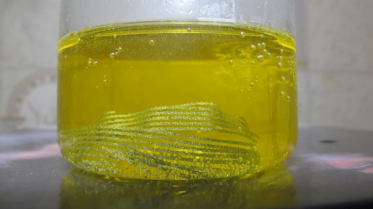 Инвар (решетка из кинескопа) и соляная кислота. Invar (grille) and hydrochloric acid