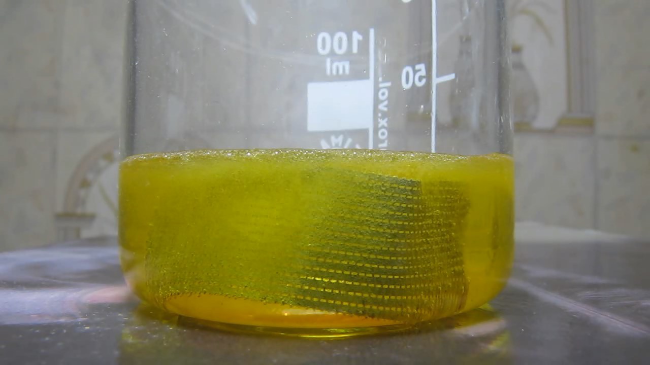 Инвар (решетка из кинескопа) и соляная кислота. Invar (grille) and hydrochloric acid