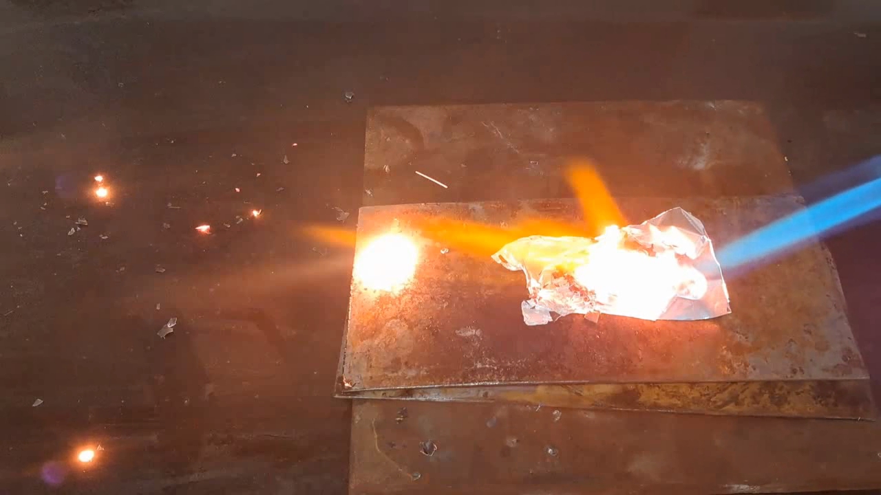 Combustion of zirconium metal