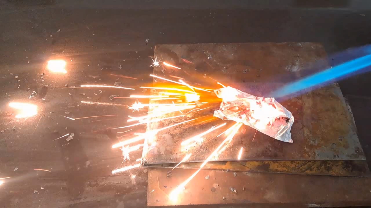 Combustion of zirconium metal