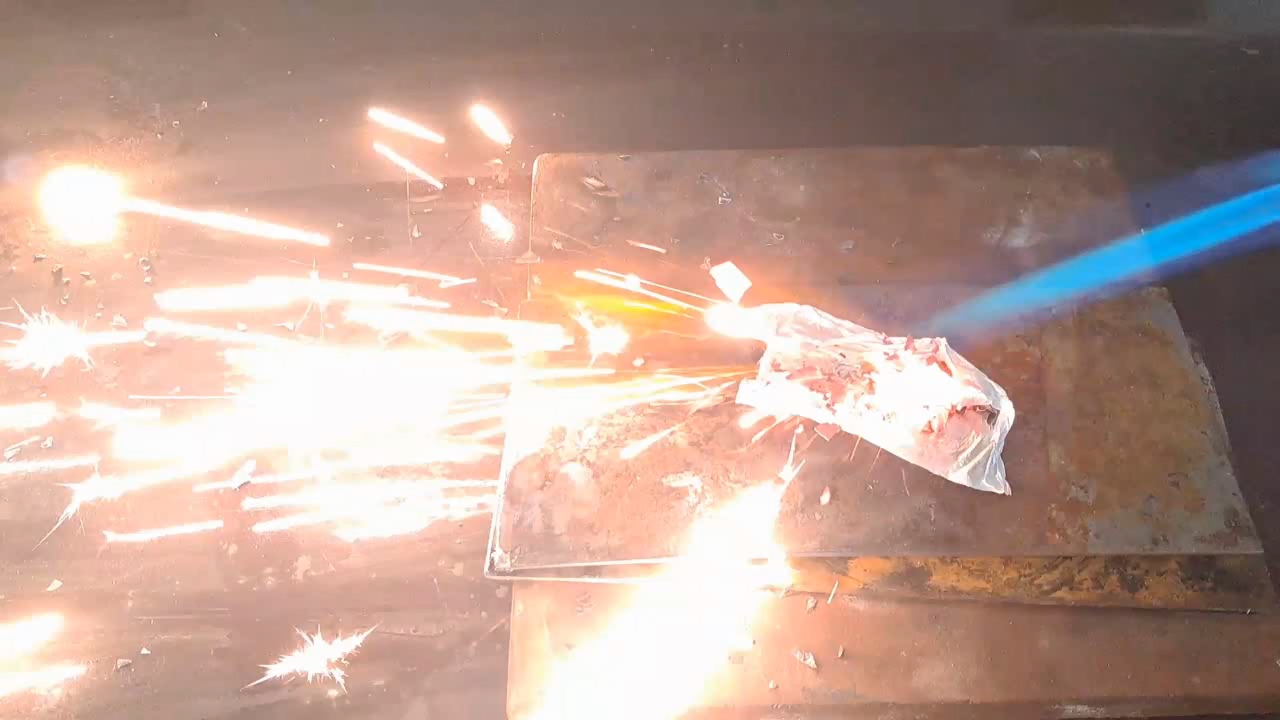 Combustion of zirconium metal