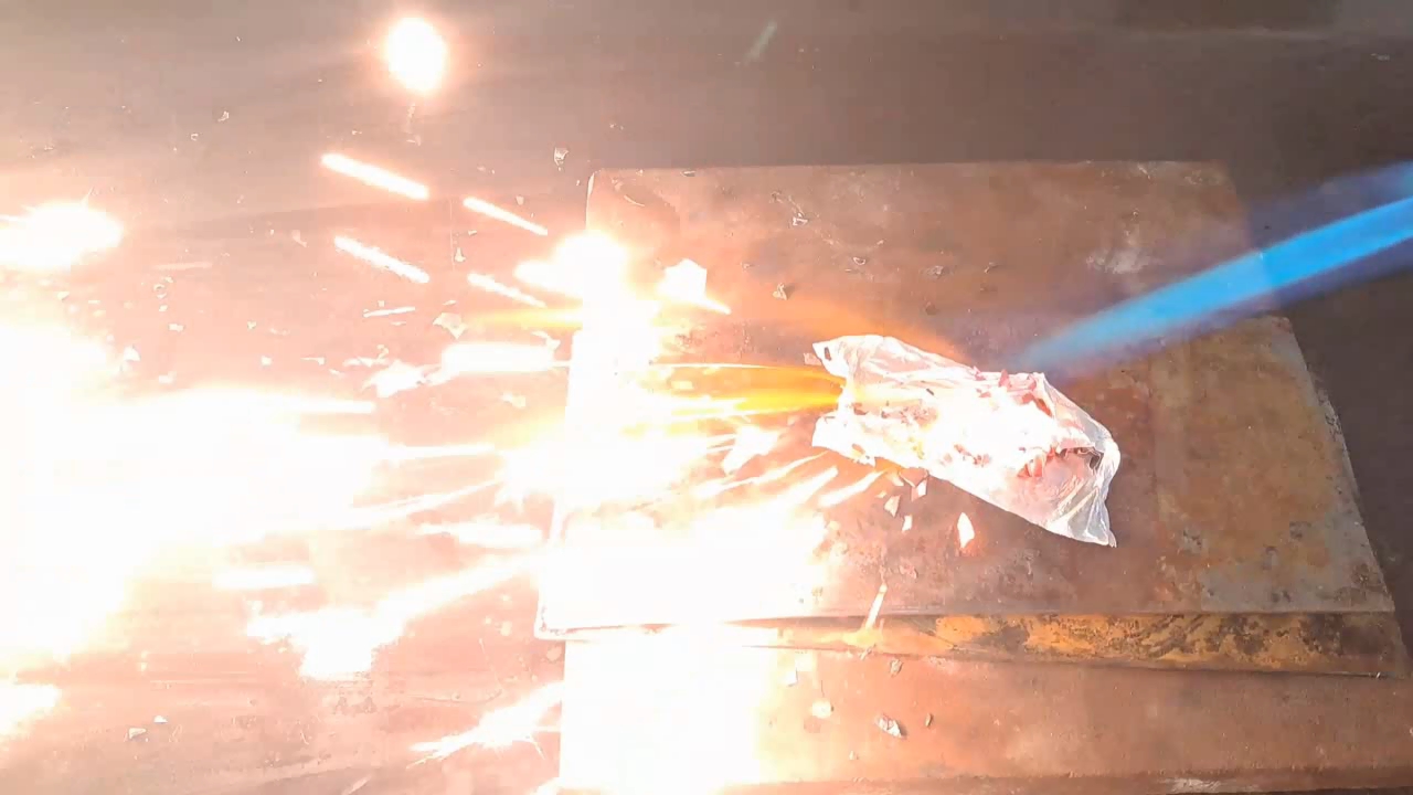 Combustion of zirconium metal