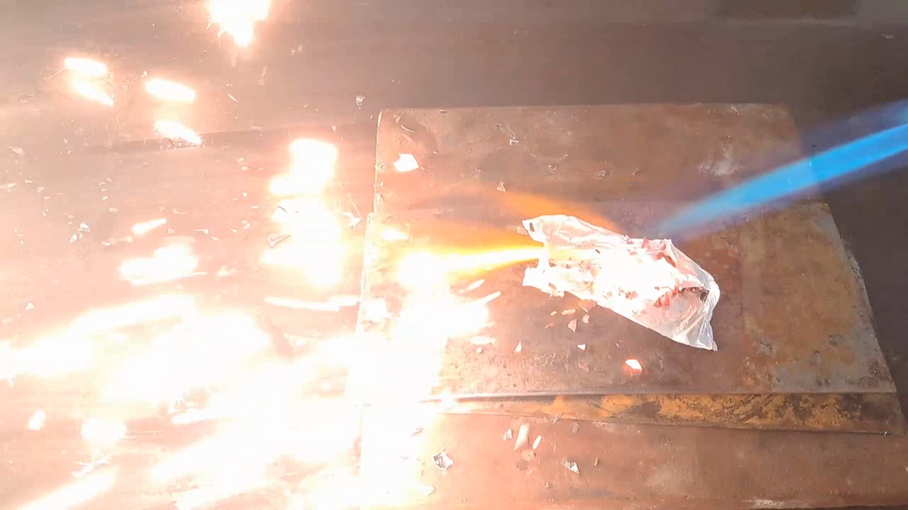 Combustion of zirconium metal
