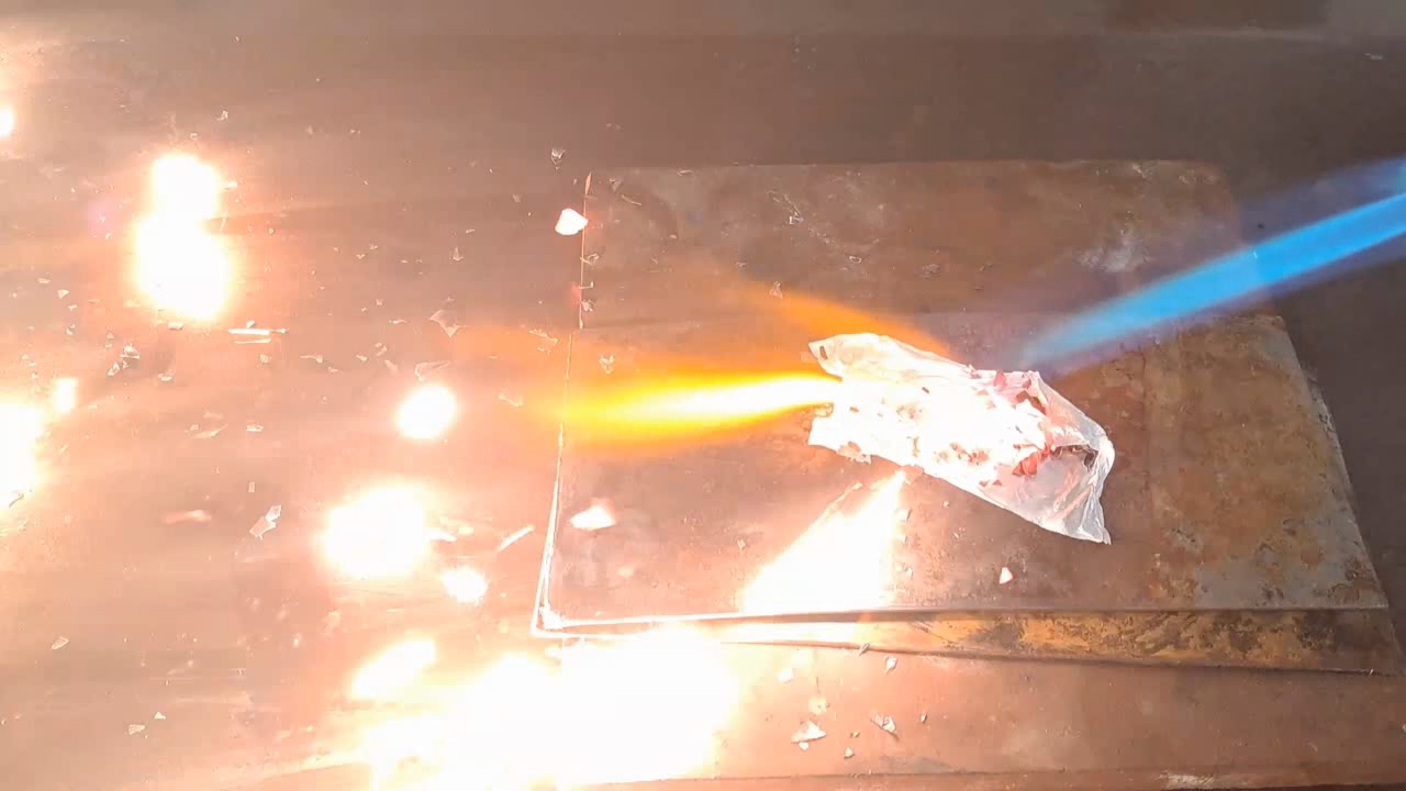 Combustion of zirconium metal