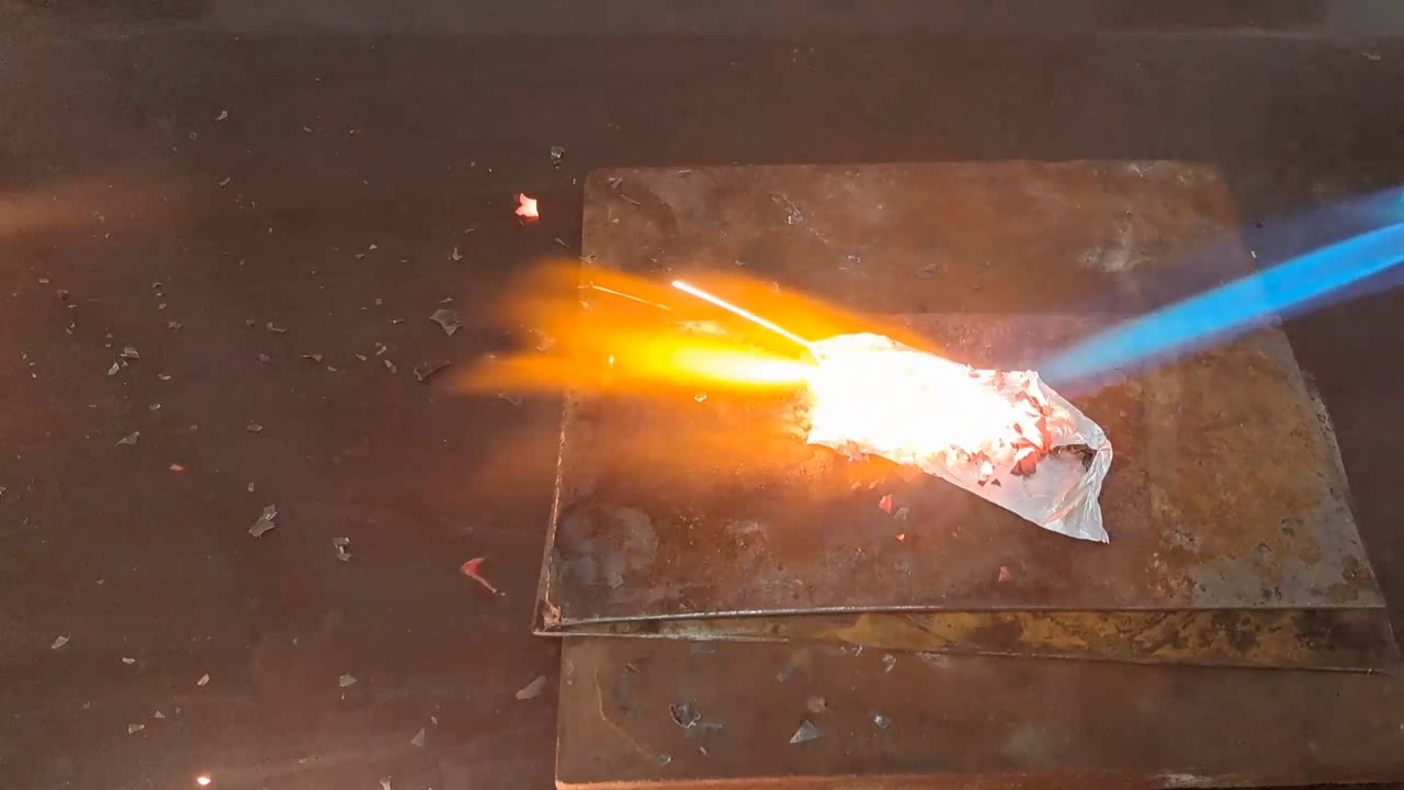 Combustion of zirconium metal
