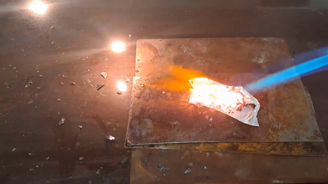 Combustion of zirconium metal