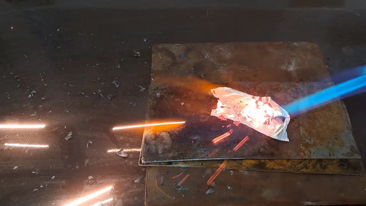 Combustion of zirconium metal
