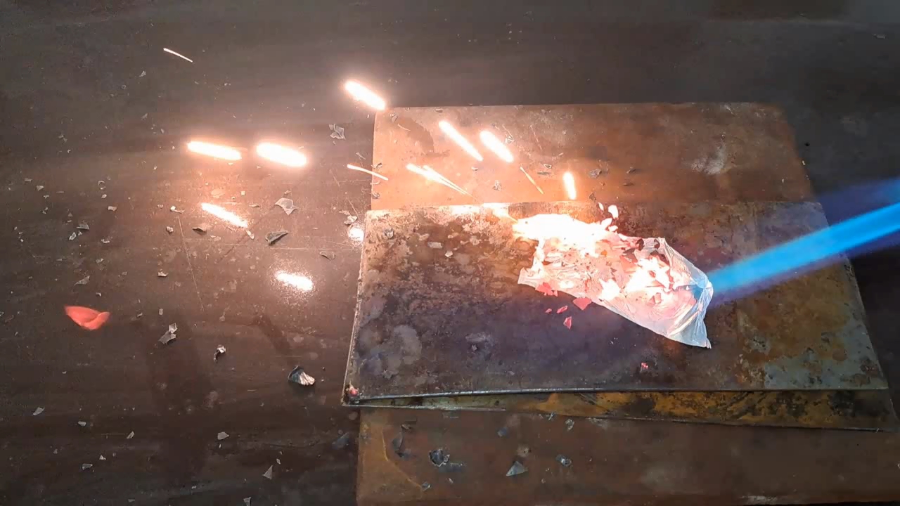 Combustion of zirconium metal