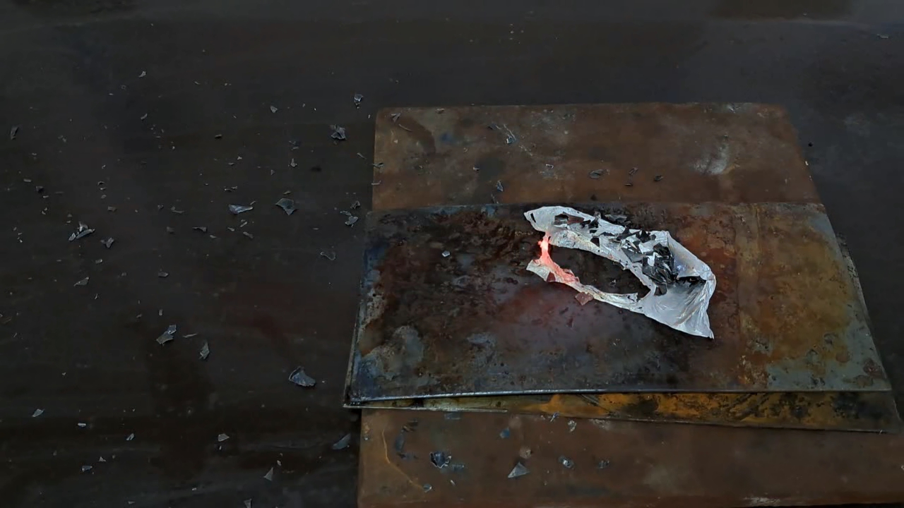 Combustion of zirconium metal