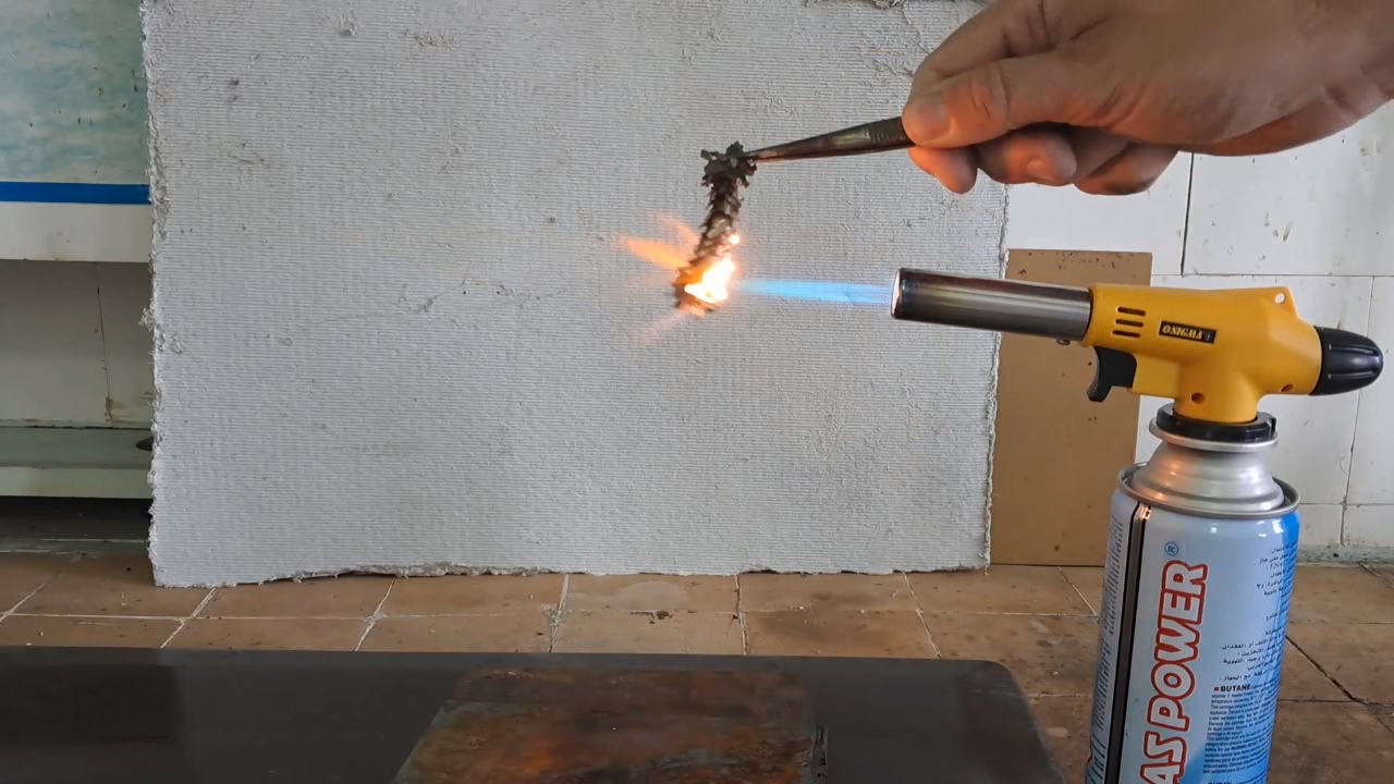 Combustion of zirconium metal
