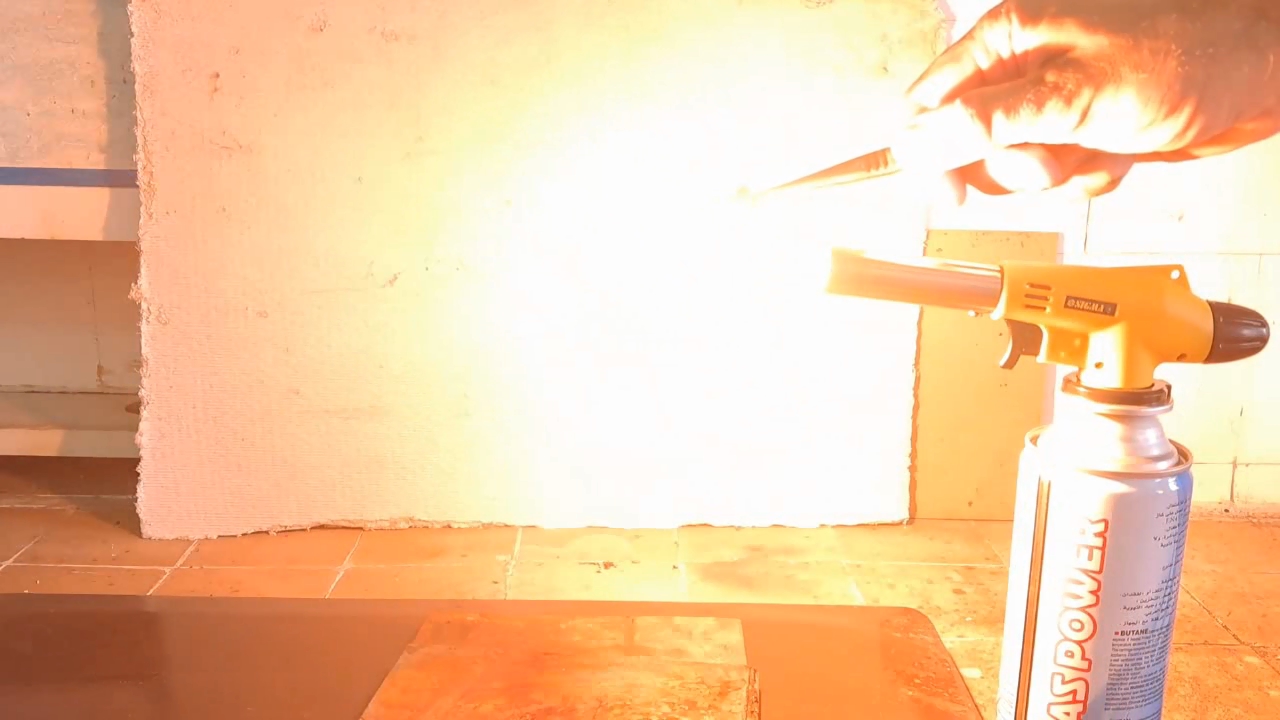 Combustion of zirconium metal