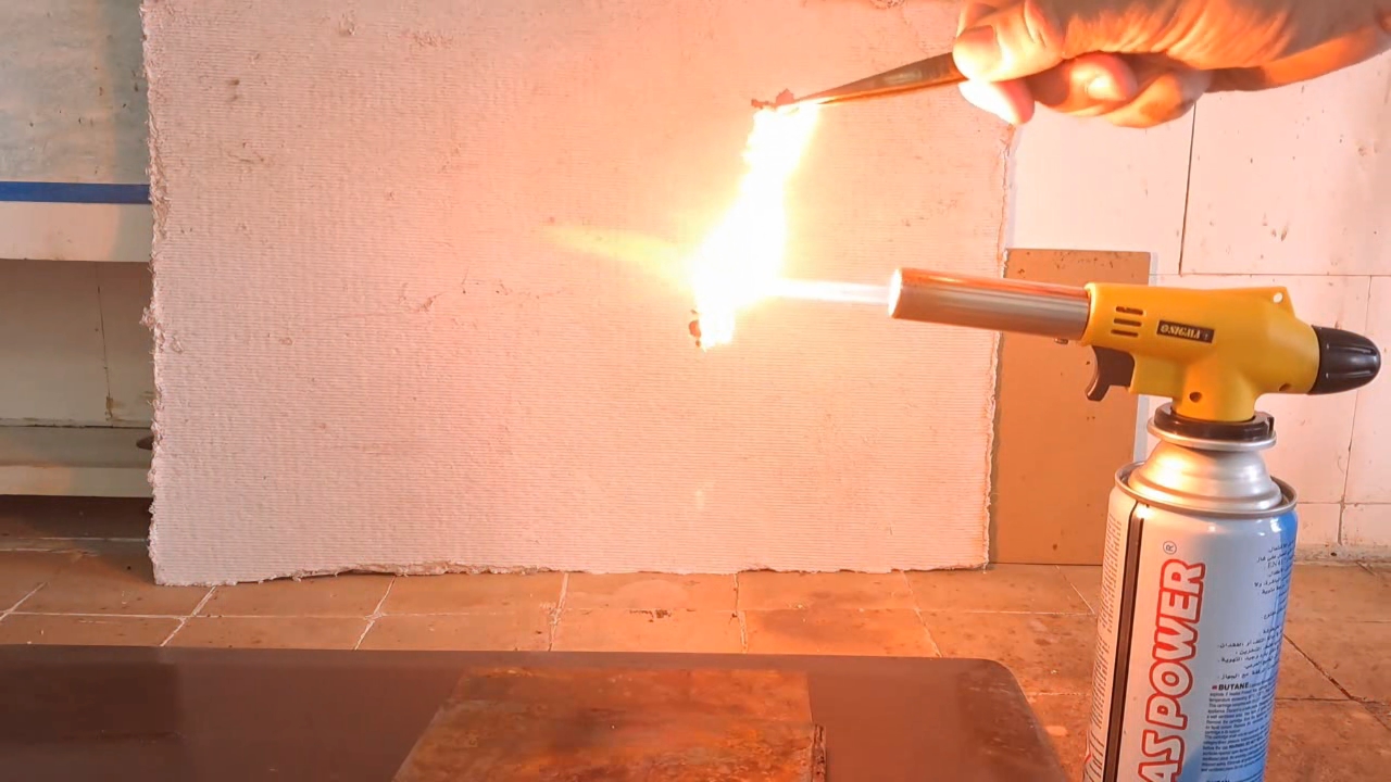 Combustion of zirconium metal