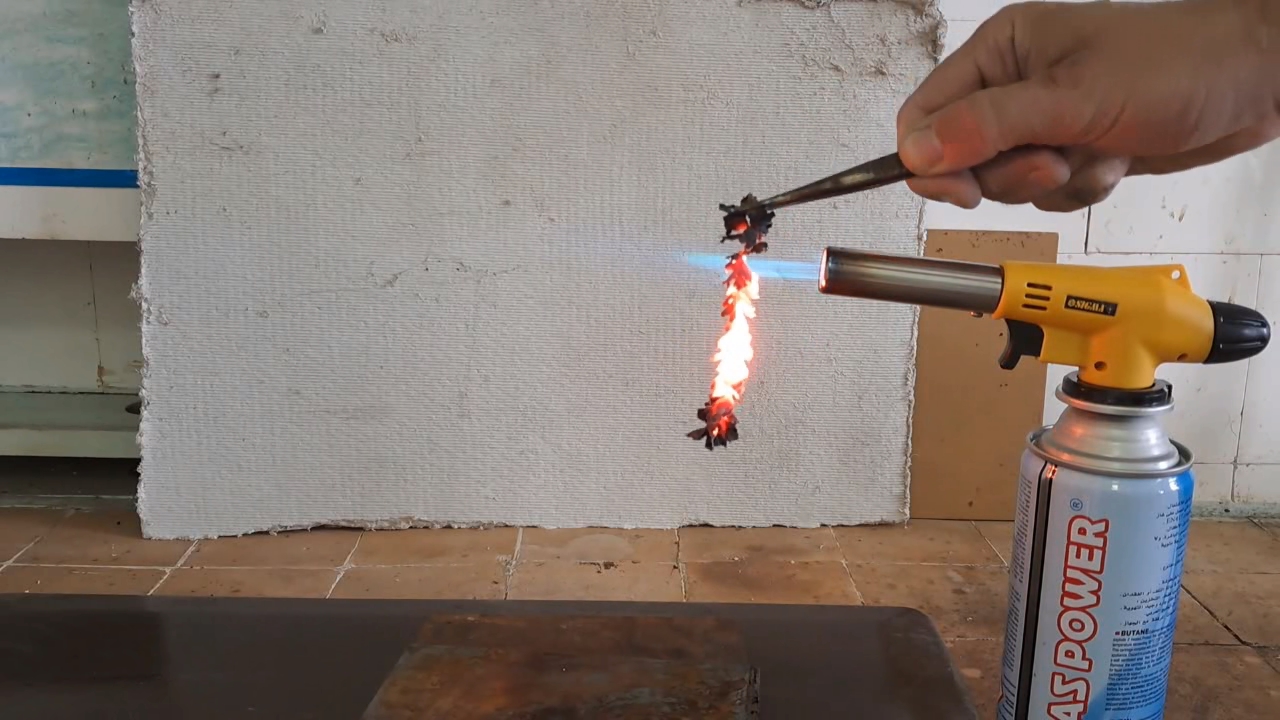 Combustion of zirconium metal