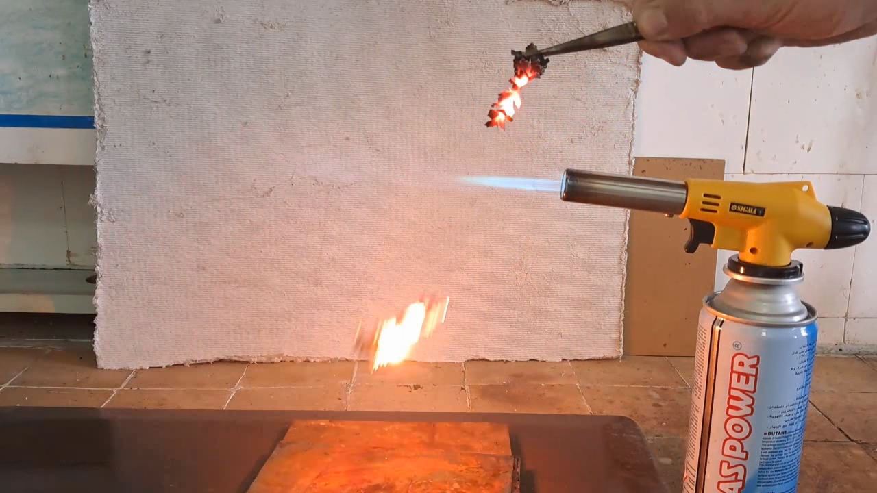 Combustion of zirconium metal