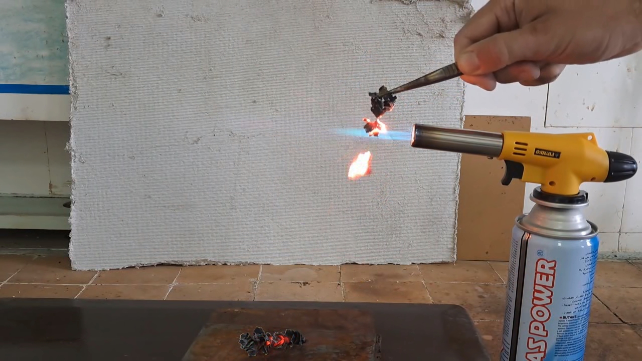 Combustion of zirconium metal