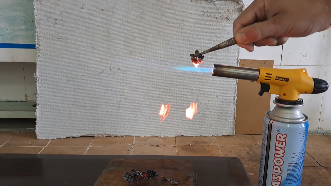 Combustion of zirconium metal