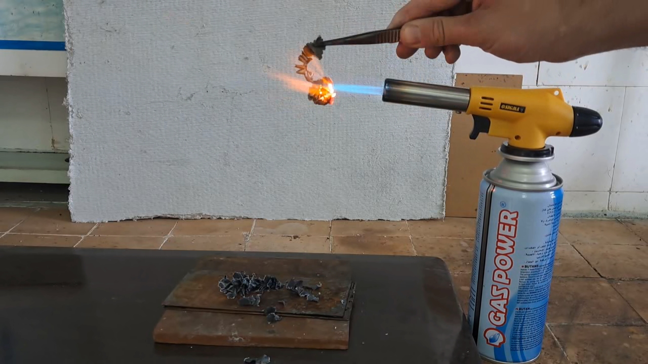 Combustion of zirconium metal