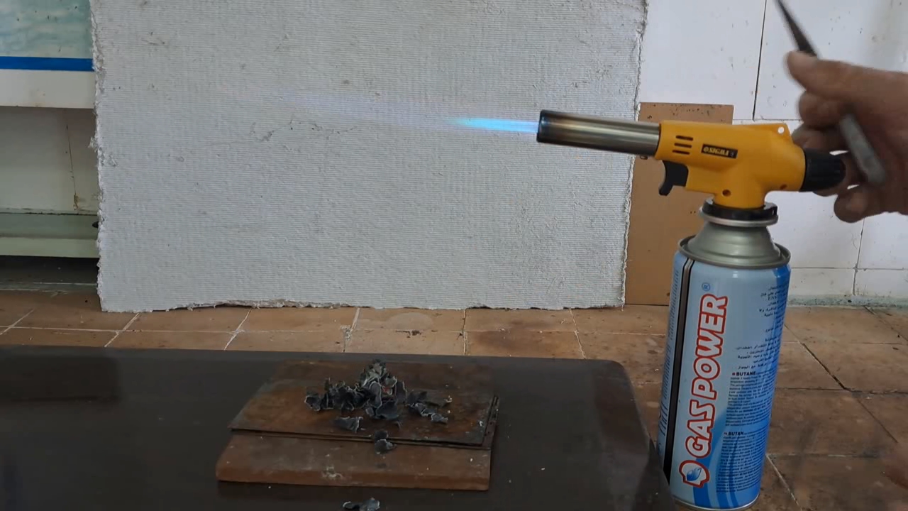 Combustion of zirconium metal