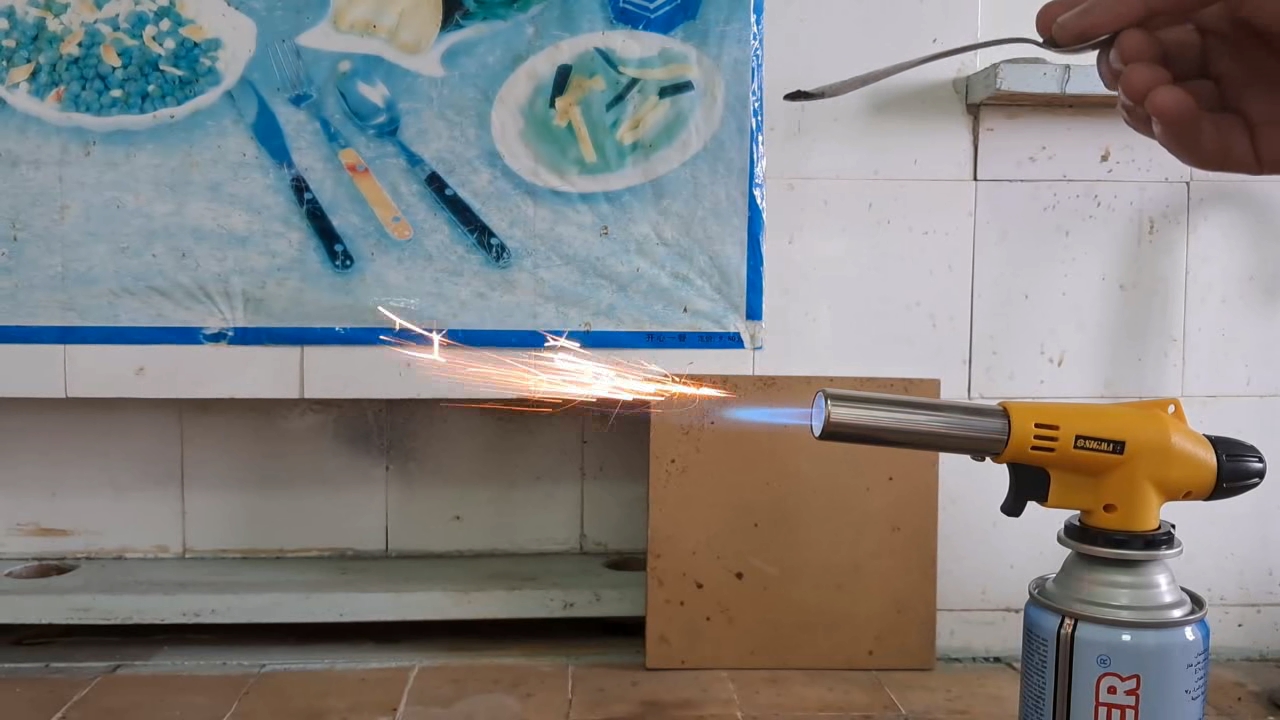 Combustion of zirconium metal