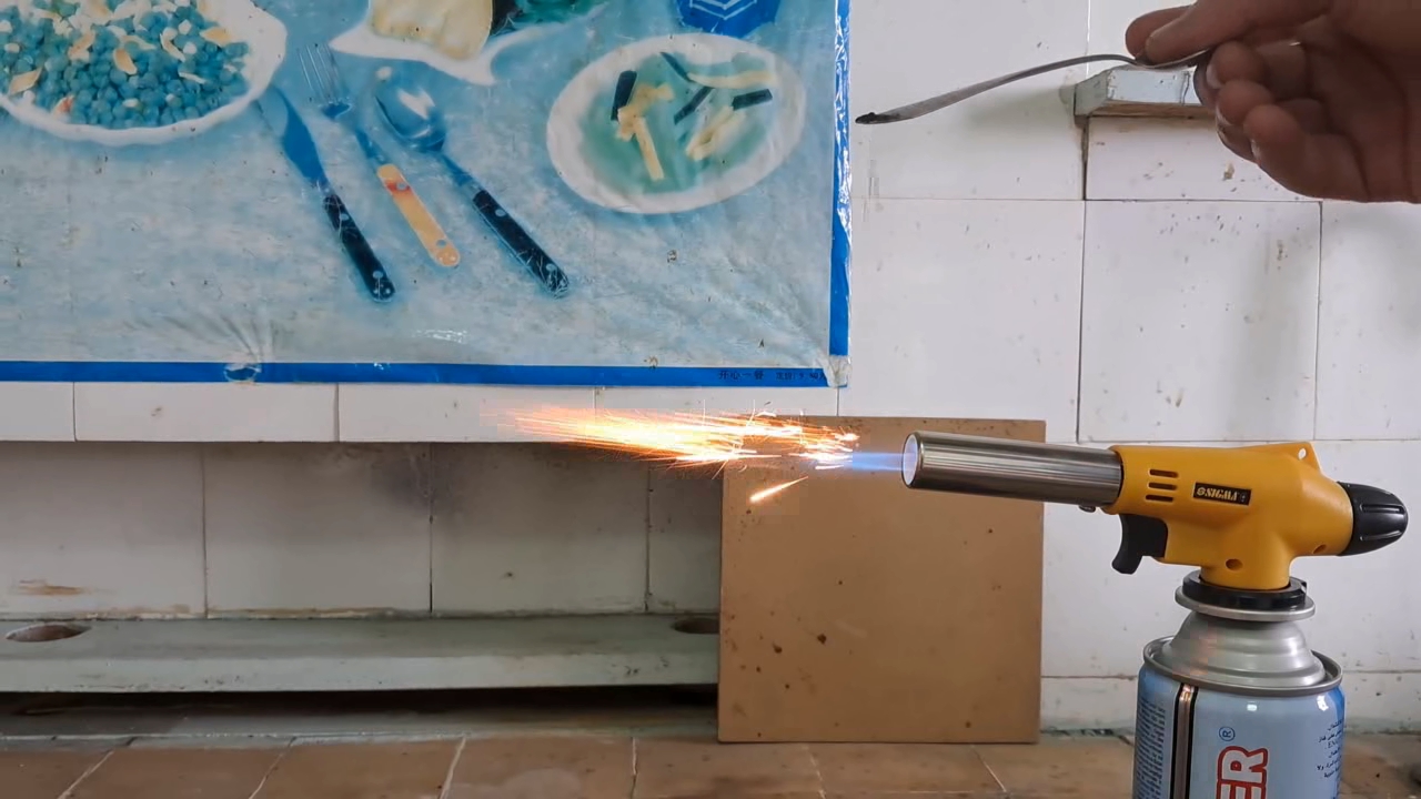 Combustion of zirconium metal