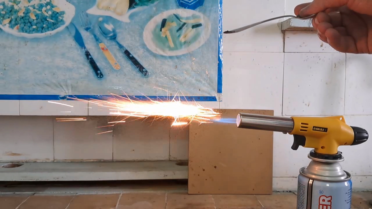 Combustion of zirconium metal