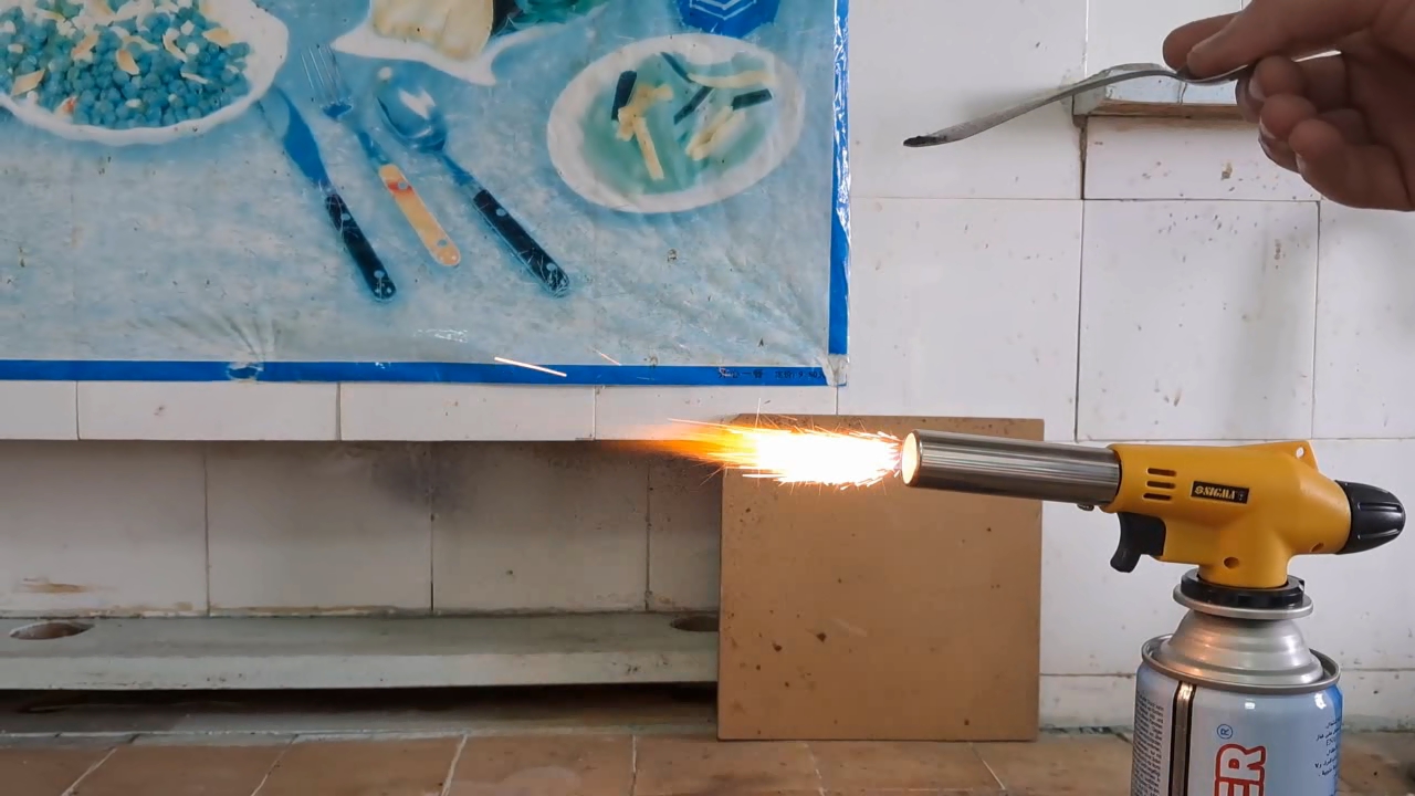 Combustion of zirconium metal