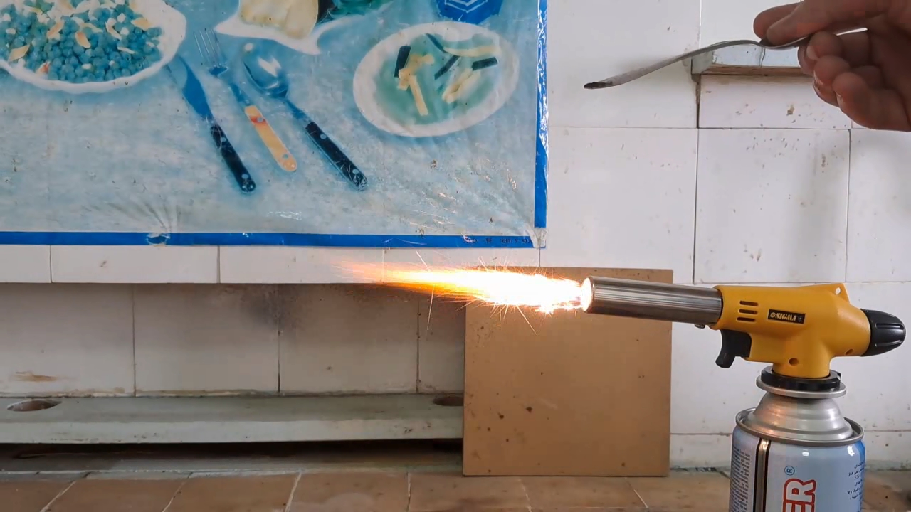 Combustion of zirconium metal