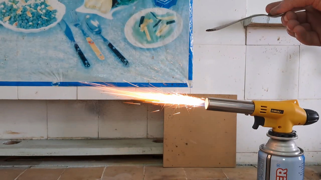Combustion of zirconium metal