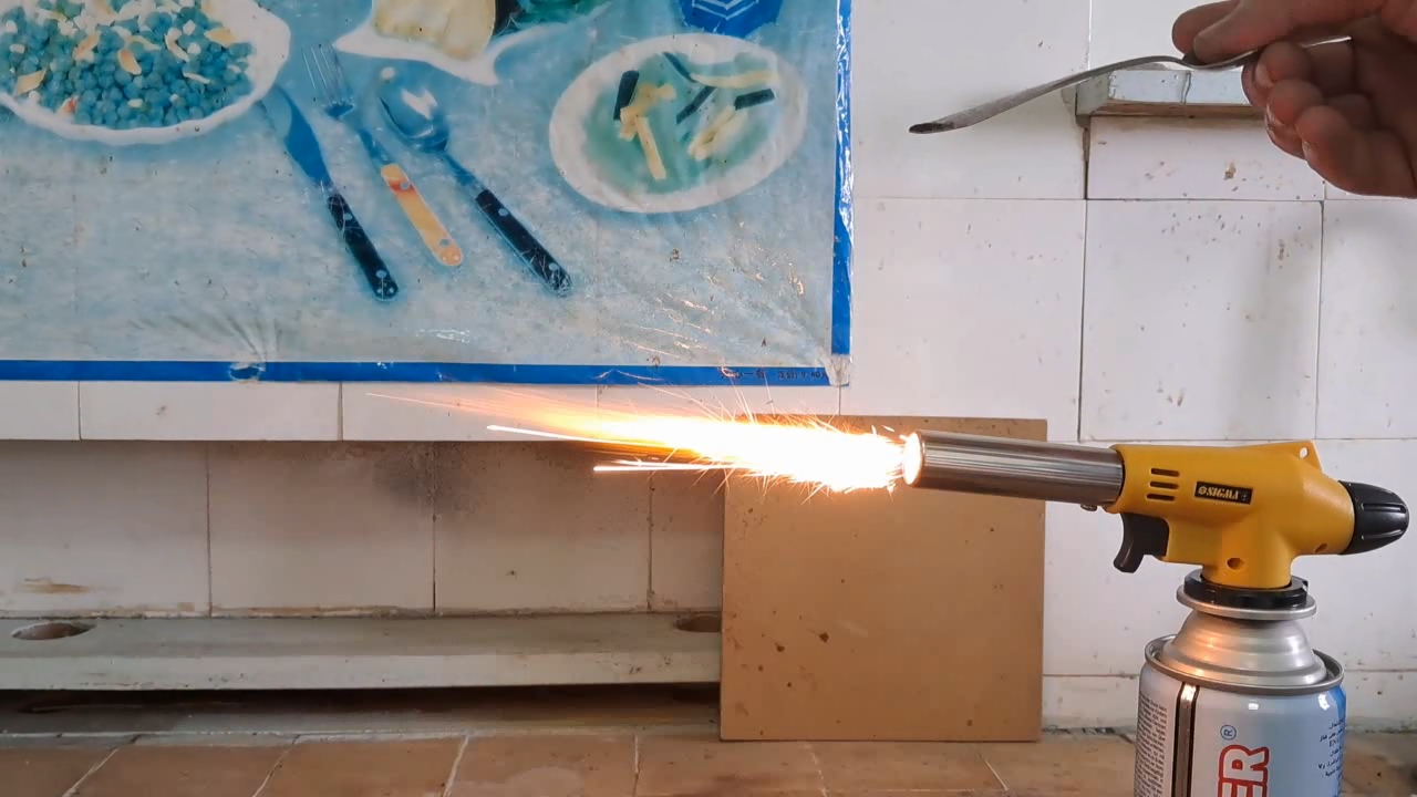 Combustion of zirconium metal