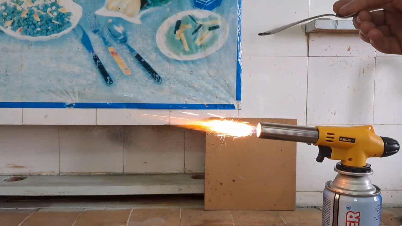 Combustion of zirconium metal