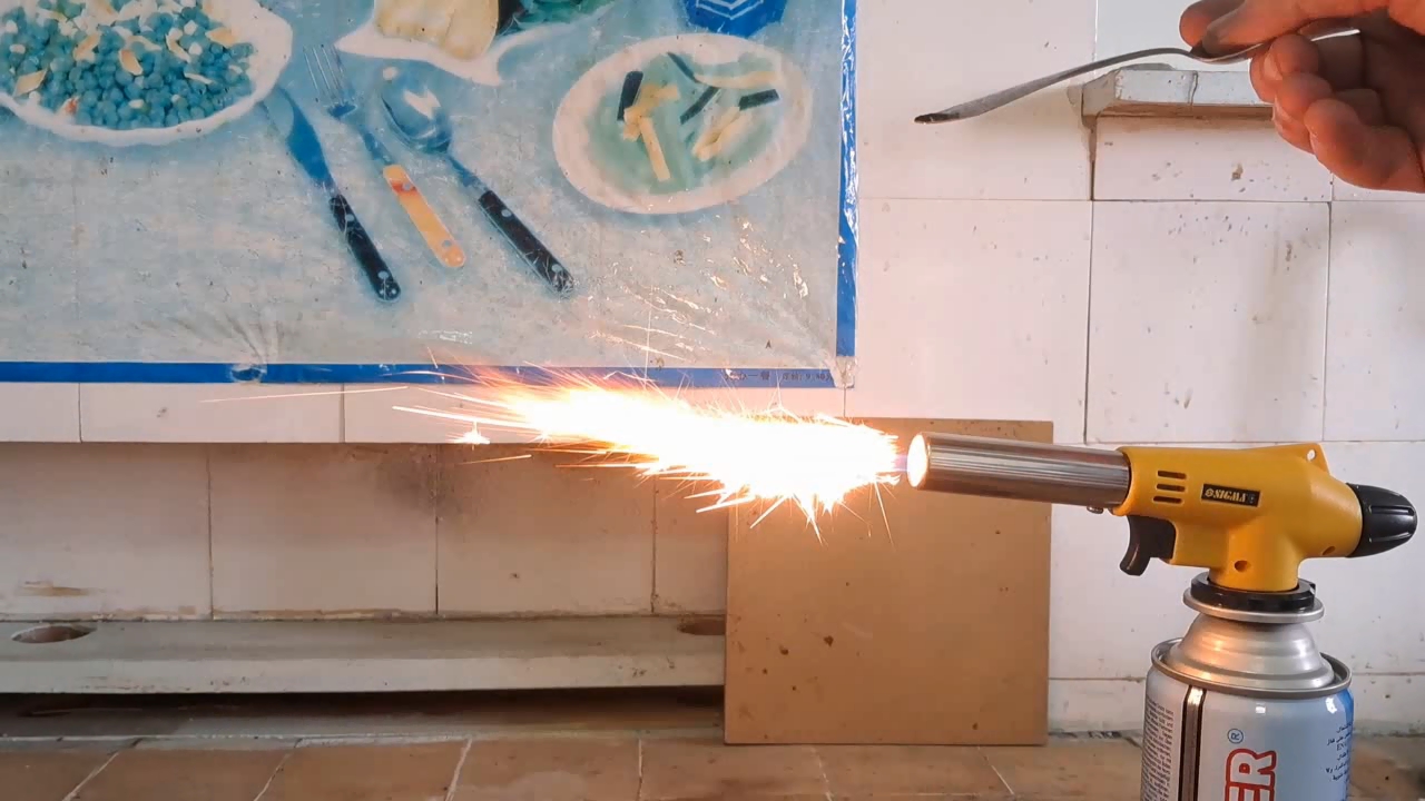 Combustion of zirconium metal