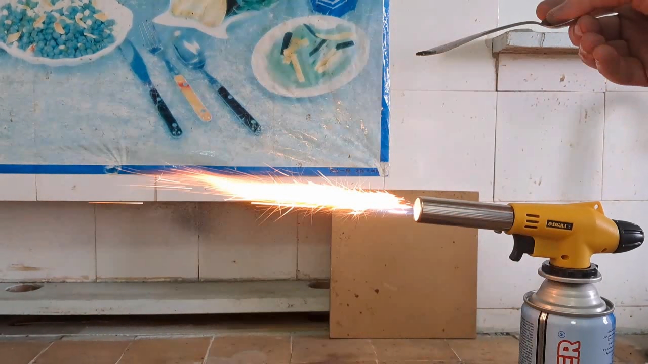 Combustion of zirconium metal