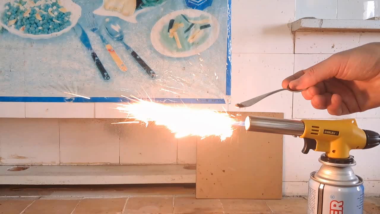 Combustion of zirconium metal