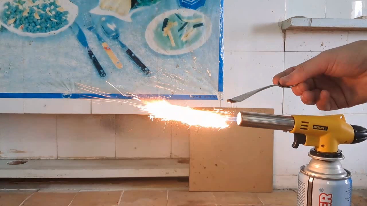 Combustion of zirconium metal