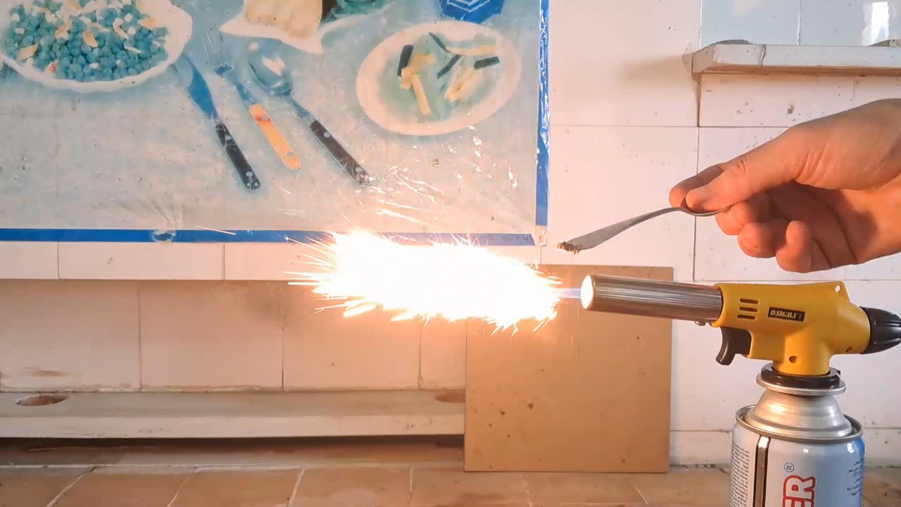Combustion of zirconium metal