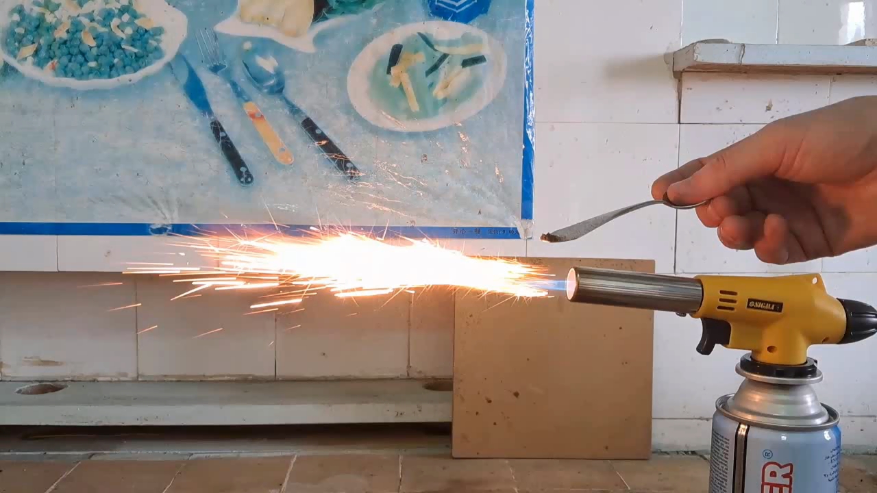 Combustion of zirconium metal