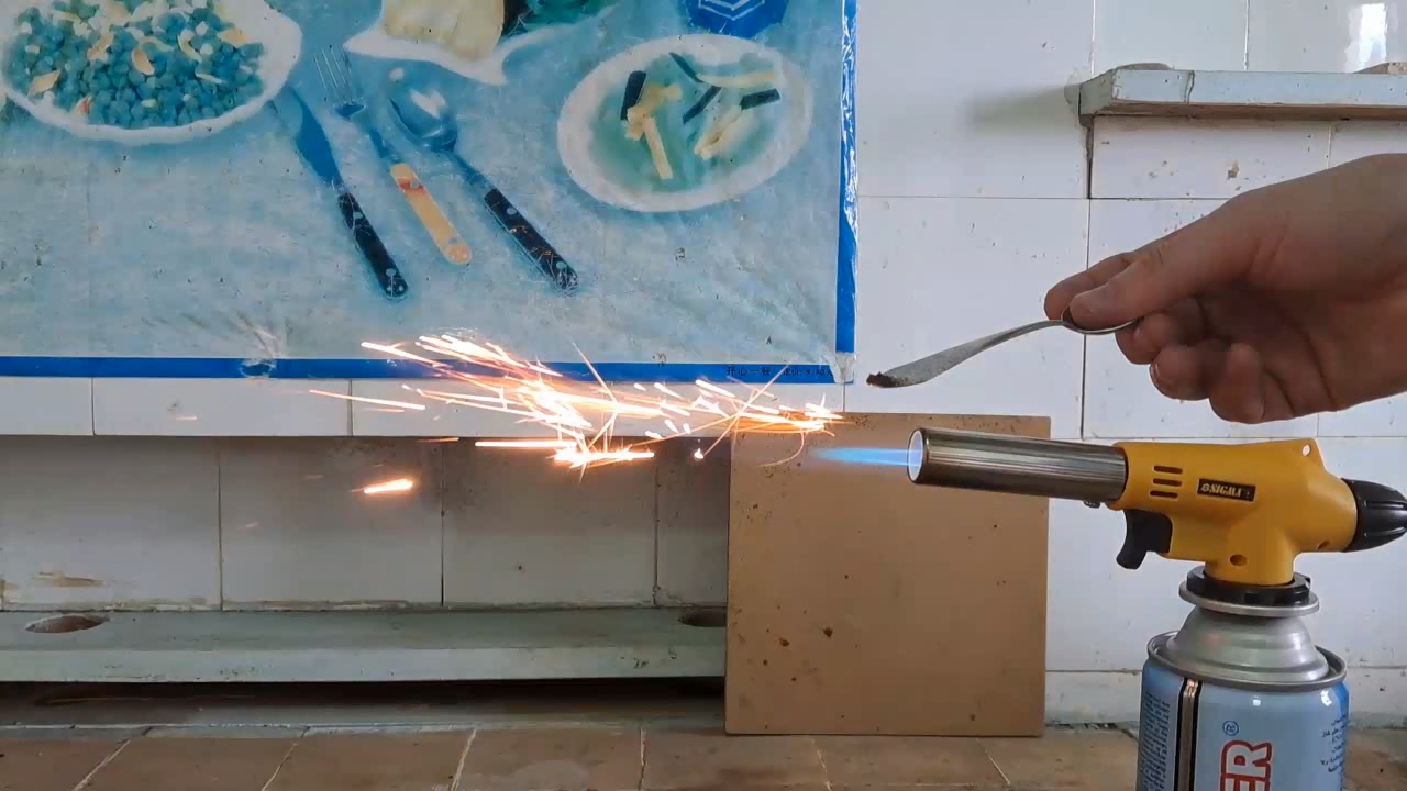 Combustion of zirconium metal