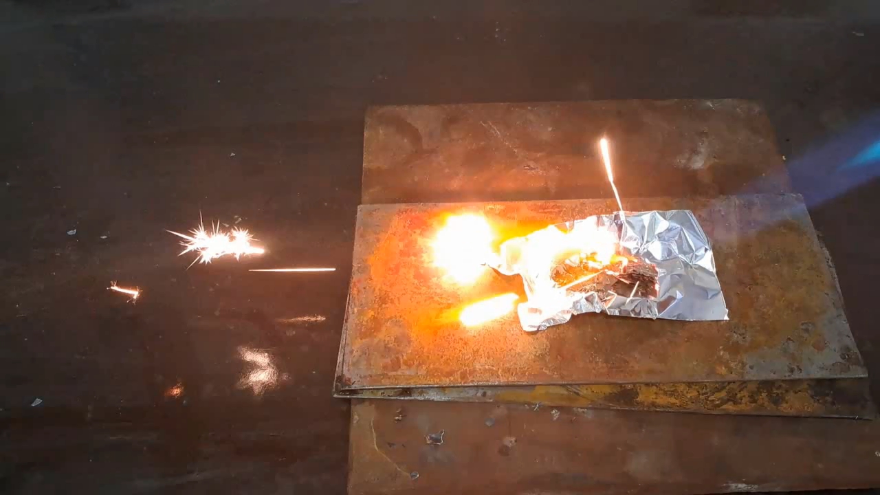 Combustion of zirconium metal