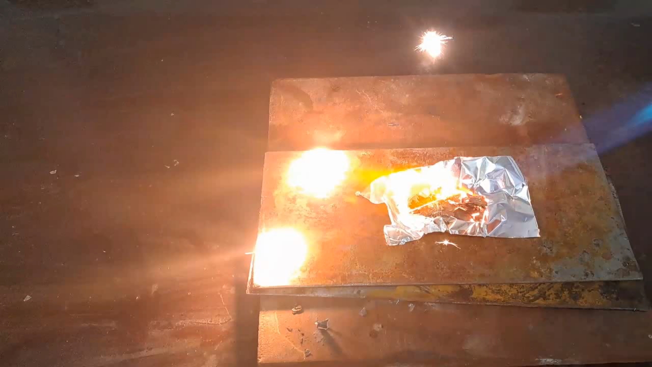 Combustion of zirconium metal